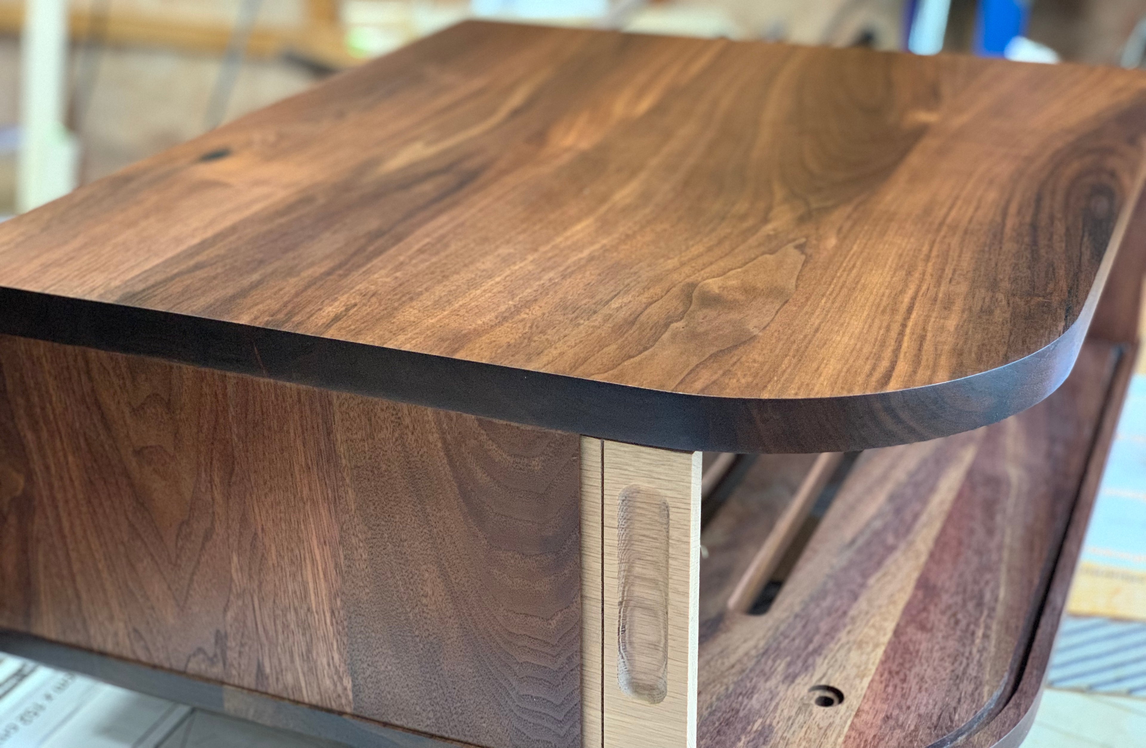 Jean-Marie turntable stand